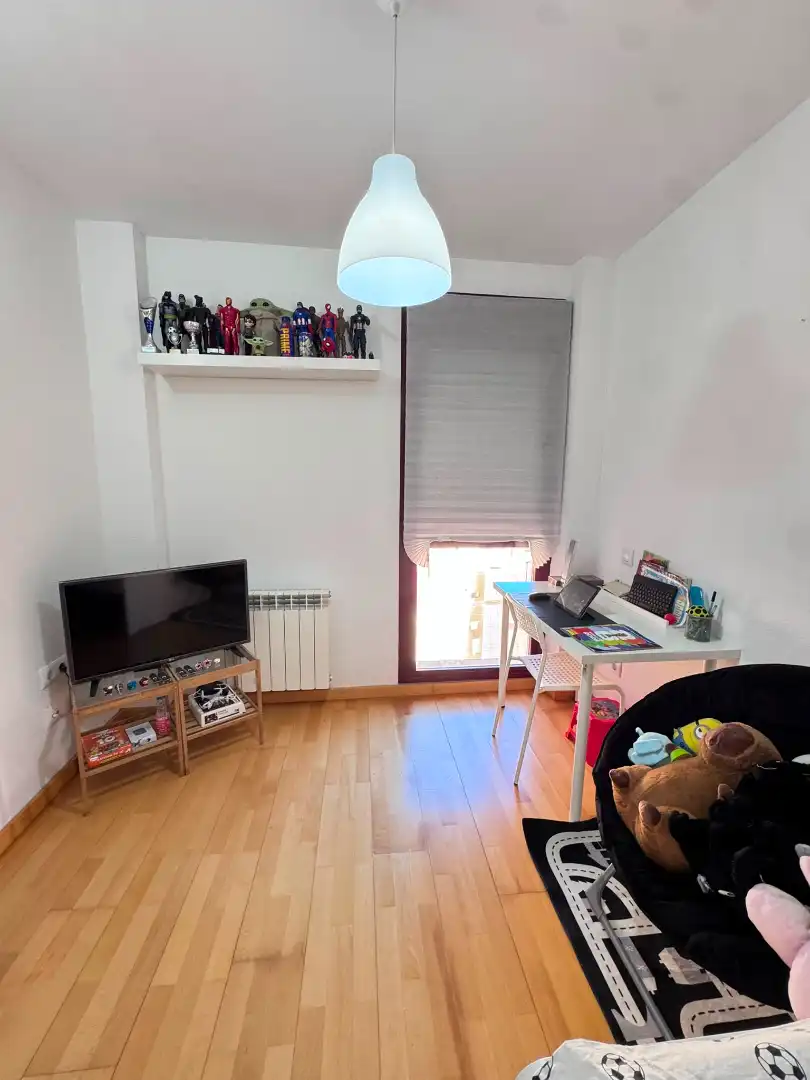 Schlafzimmer von Maisonette zum Verkauf in La Muela mit Klimaanlage, Heizung und Privatgarten