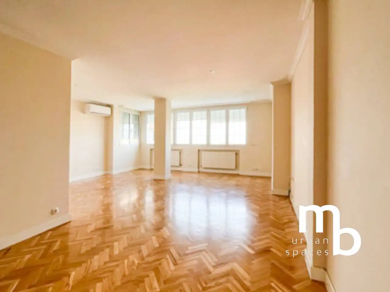 Sala de estar de Piso de alquiler en Madrid con Aire acondicionado, Calefacción y Parquet