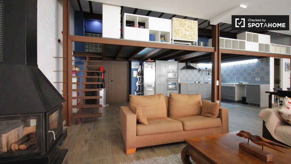 Sala d'estar de Pis de lloguer en Badalona amb Aire condicionat, Calefacció i Moblat