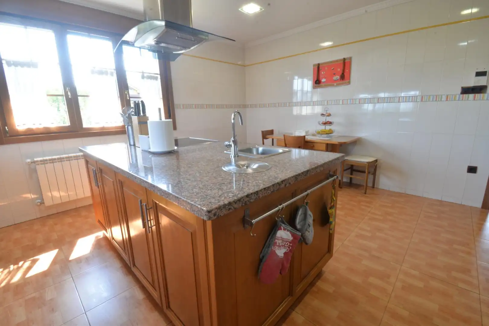 Cocina de Casa o chalet en venta en Oviedo  con Calefacción, Jardín privado y Terraza