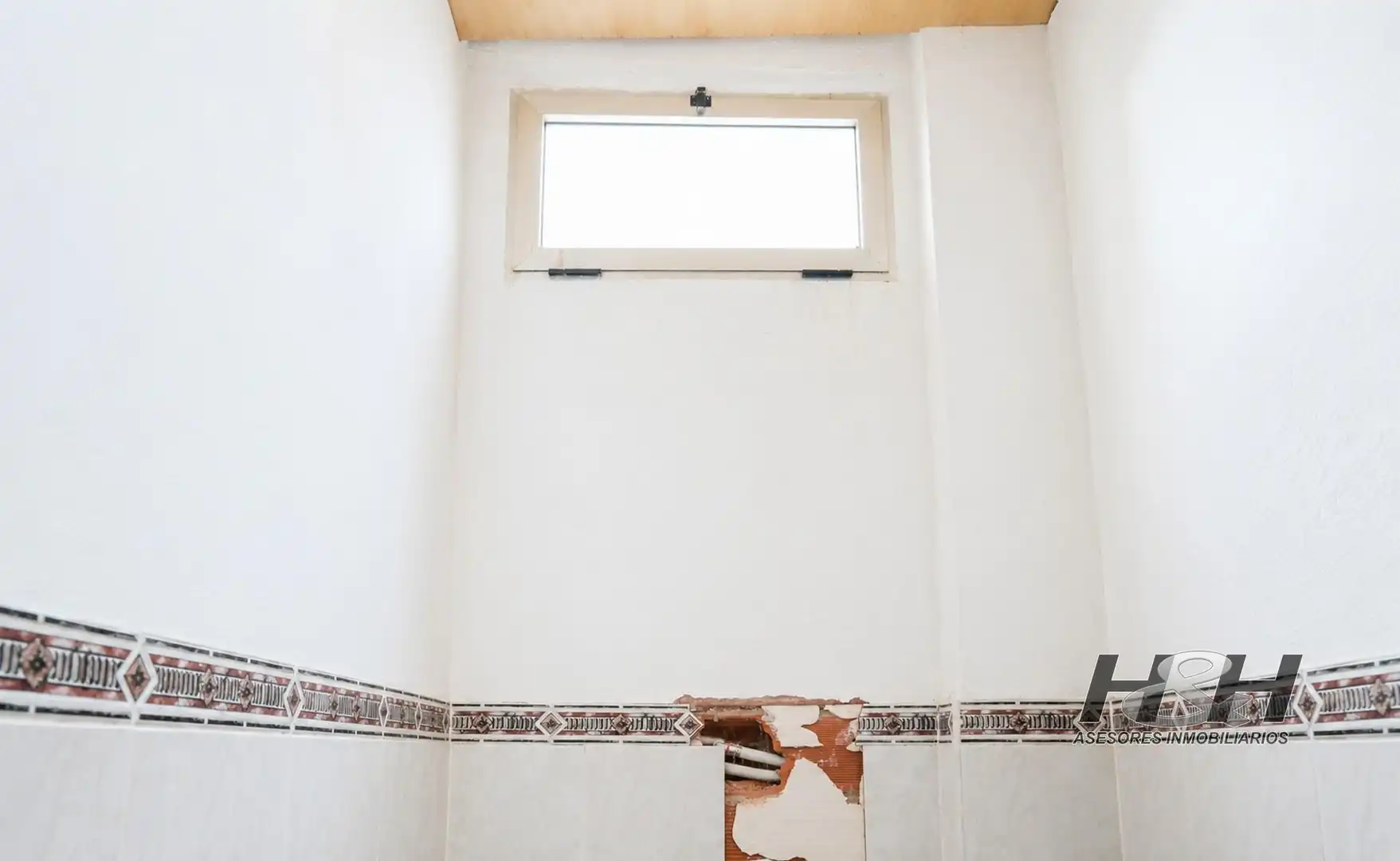 Badezimmer von Geschaftsraum zum Verkauf in Burjassot