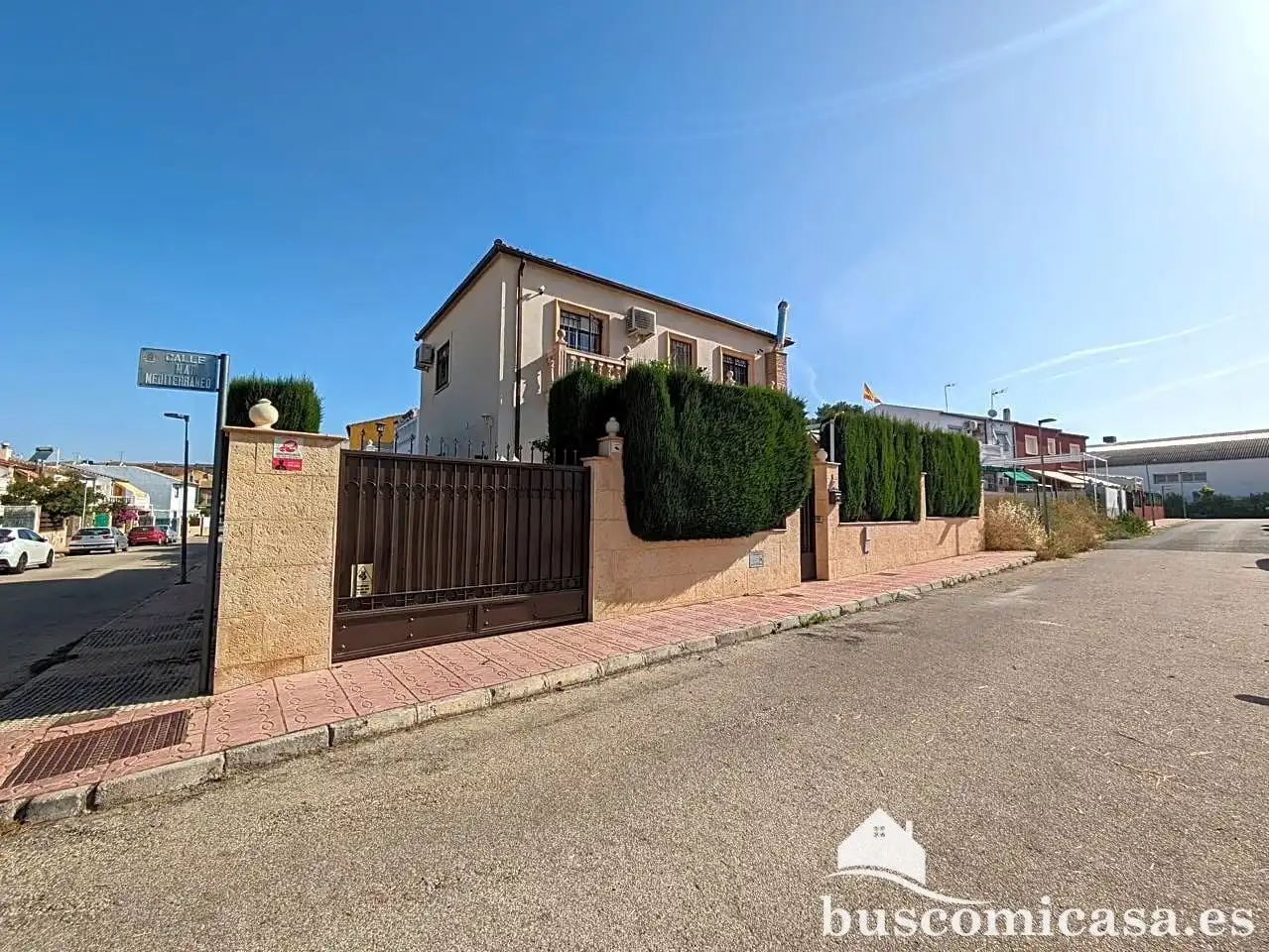 Vista exterior de Casa o xalet en venda en Linares amb Aire condicionat, Calefacció i Jardí privat