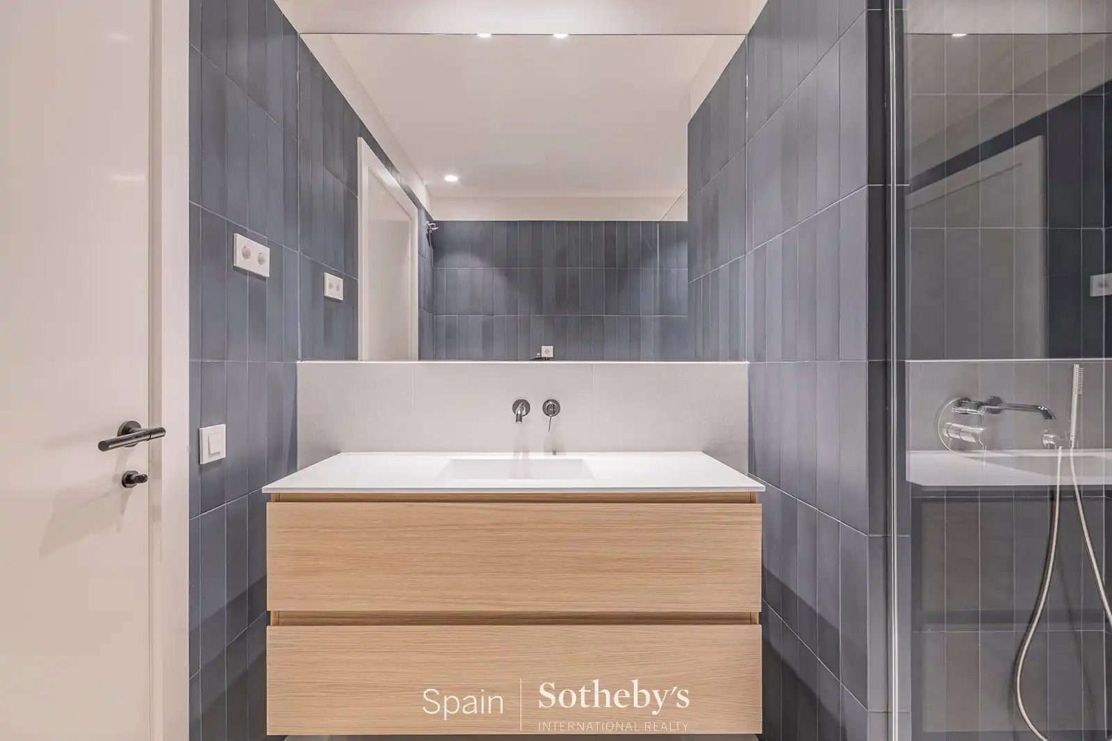 Bany de Apartament en venda en Eixample