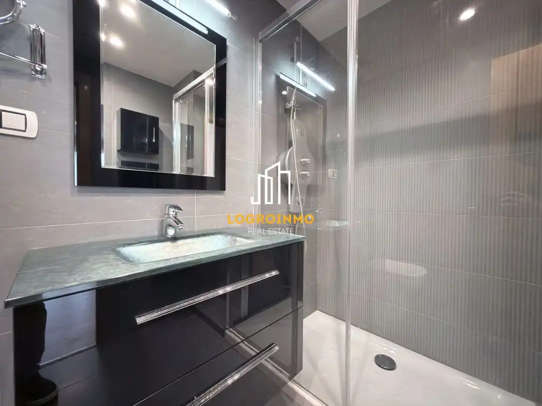 Bathroom of Flat for sale in  Logroño  with Air Conditioner, Heating and Private garden
