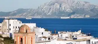 Vista exterior de Casa o xalet en venda en Tarifa amb Jardí privat, Moblat i TV