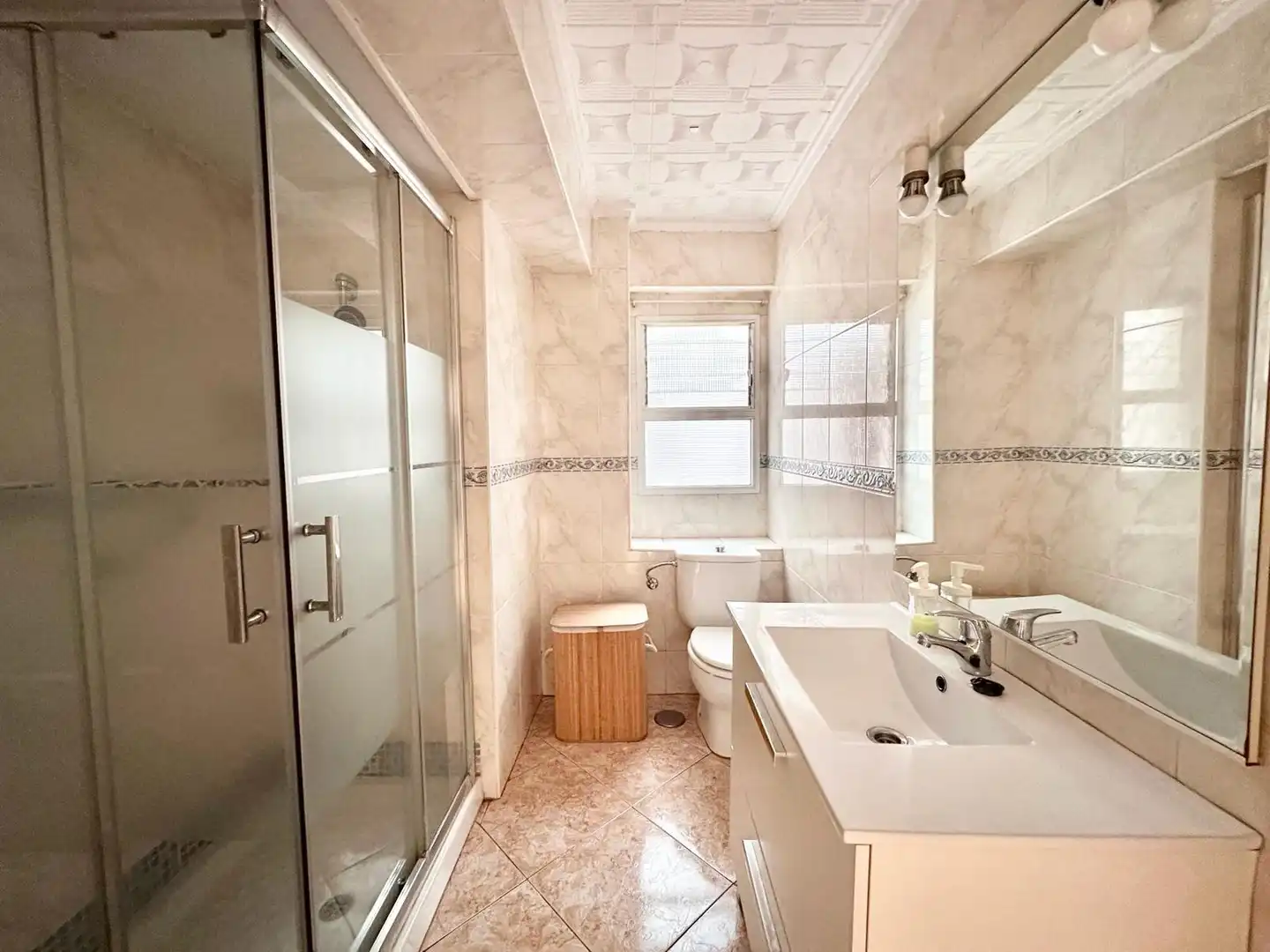 Badezimmer von Wohnung zum Verkauf in Málaga mit Balkon