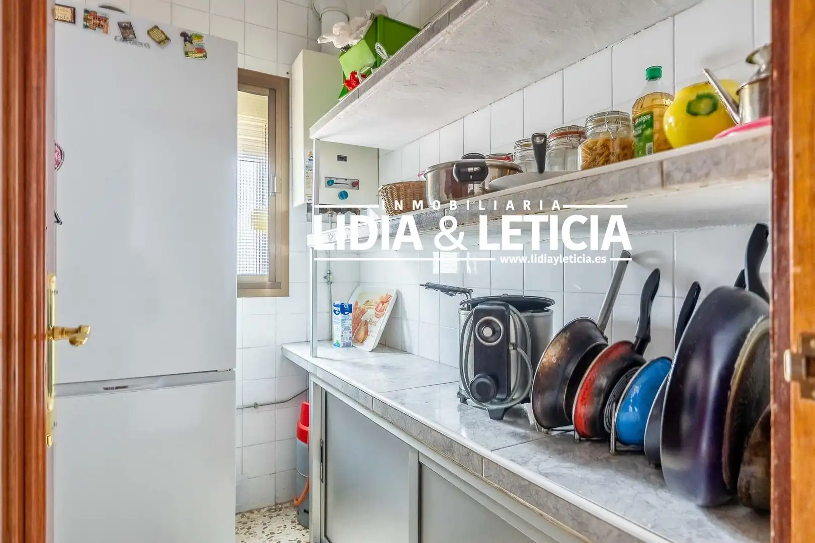 Cuina de Casa o xalet en venda en Alcalá de Guadaira amb Aire condicionat, Jardí privat i Terrassa