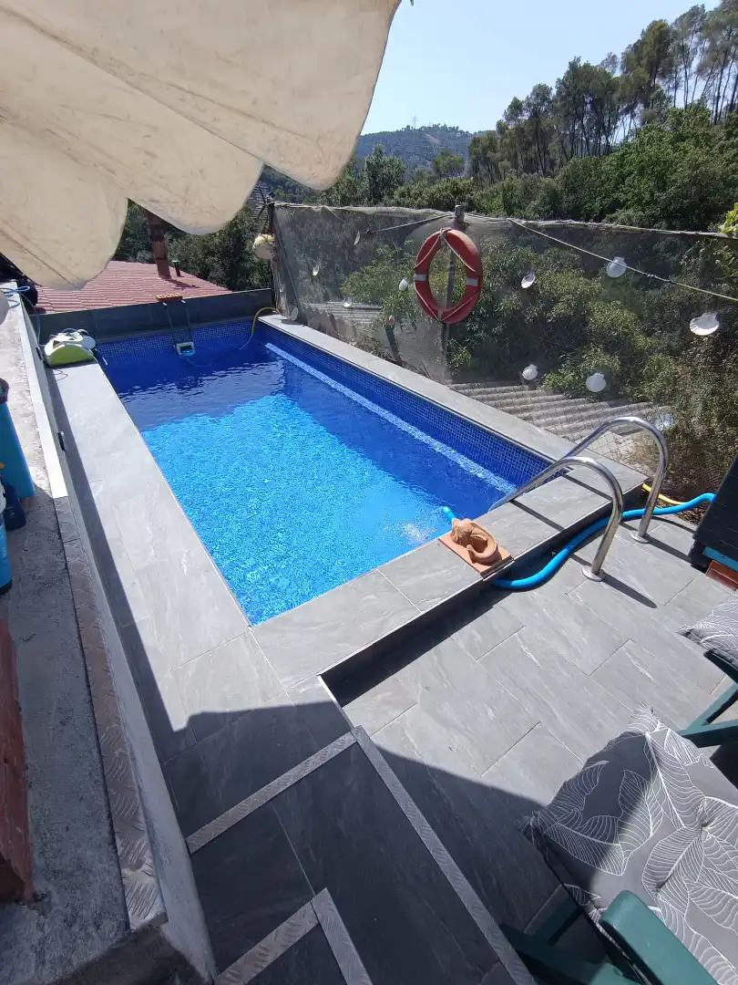 Piscina de Casa o xalet en venda en Sant Vicenç Dels Horts amb Aire condicionat, Calefacció i Jardí privat