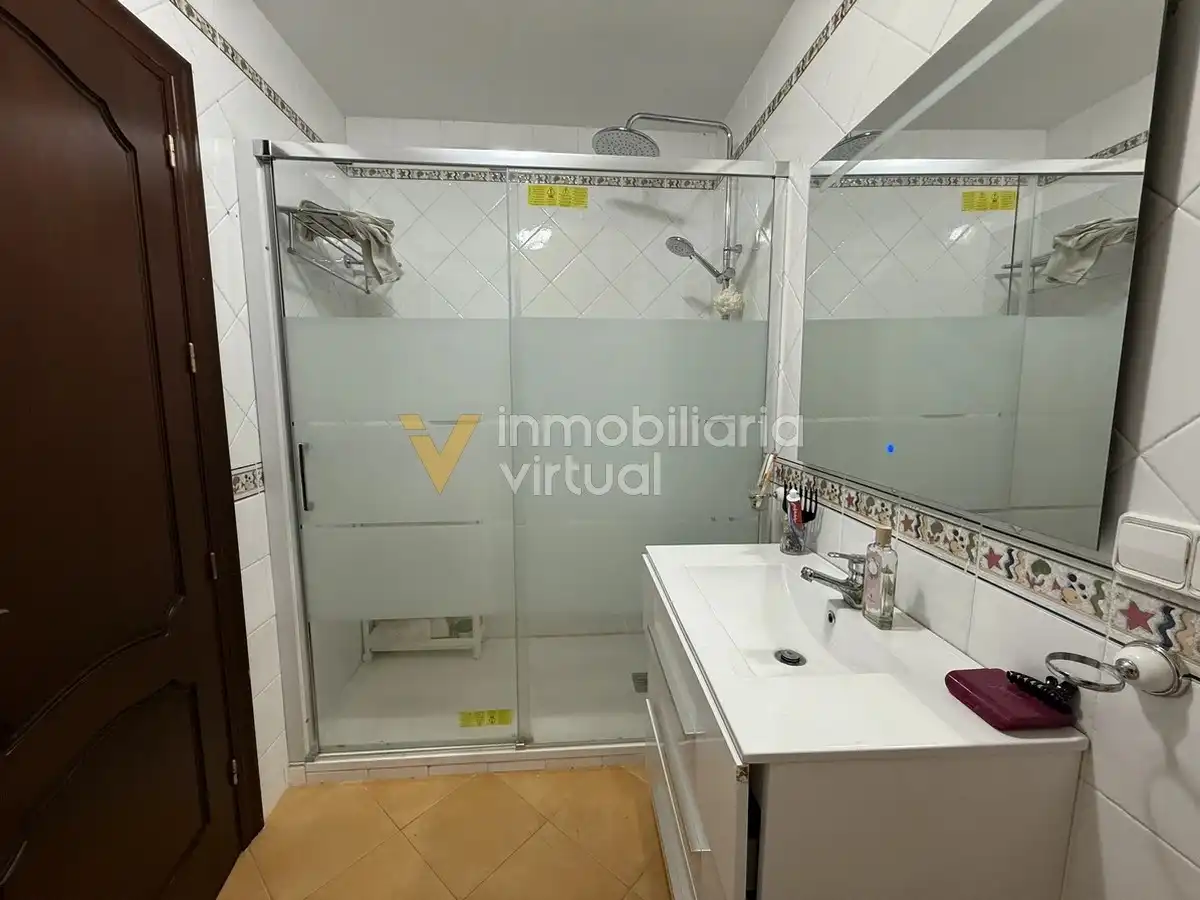 Baño de Piso en venta en Cabra con Aire acondicionado, Calefacción y Amueblado