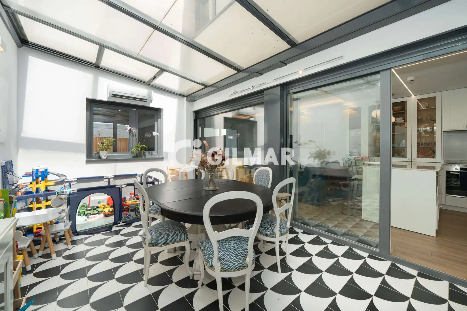 Terraza de Casa adosada en venta en Madrid con Calefacción, Jardín privado y Piscina