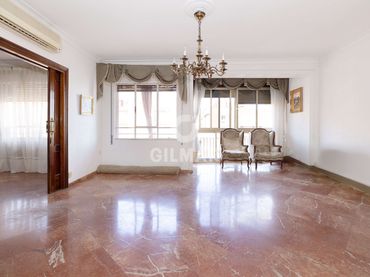 Wohnung mit Balkon zum Verkauf in Casco Antiguo