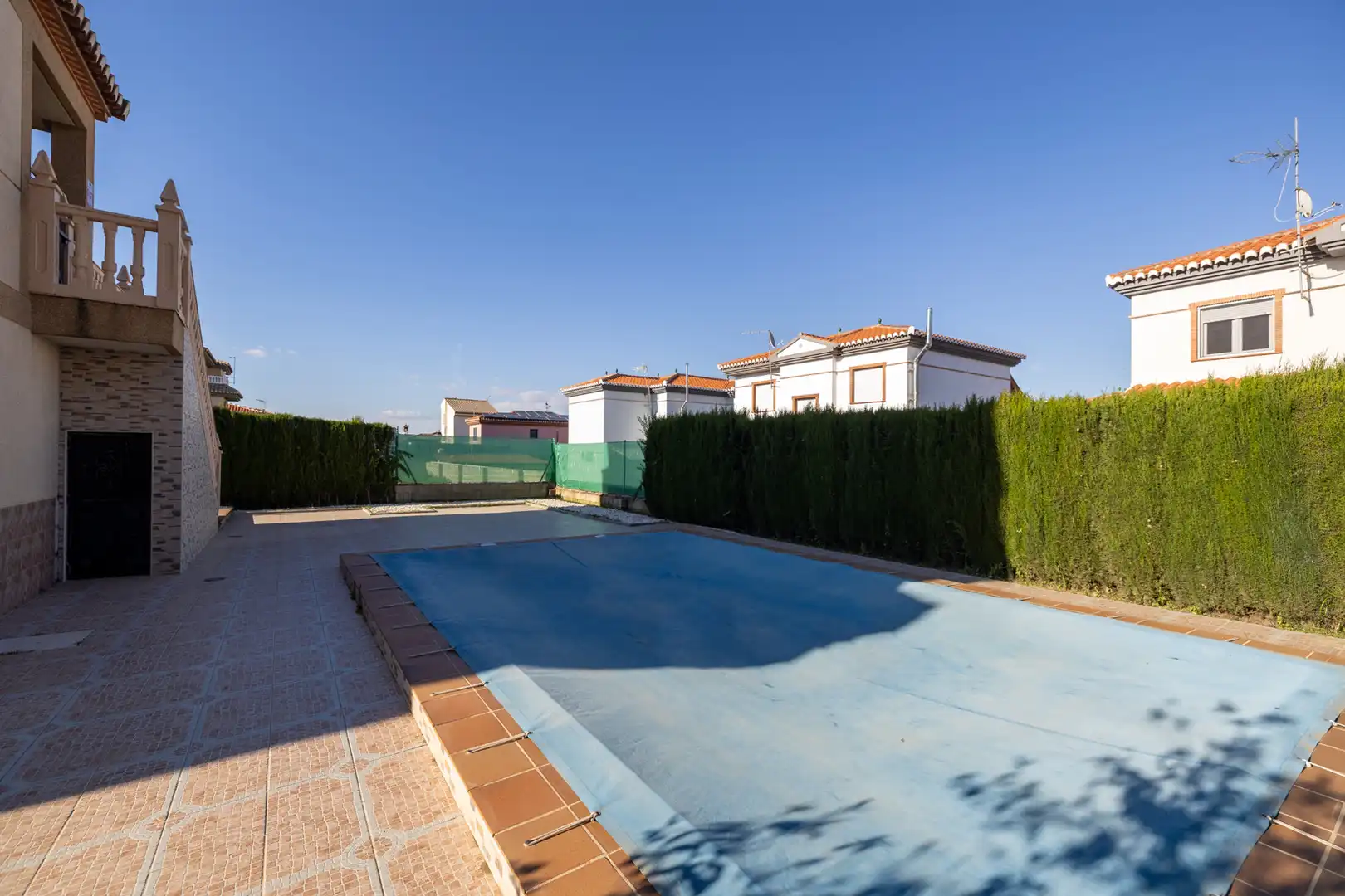 Piscina de Casa o xalet en venda en Cúllar Vega amb Aire condicionat, Calefacció i Terrassa