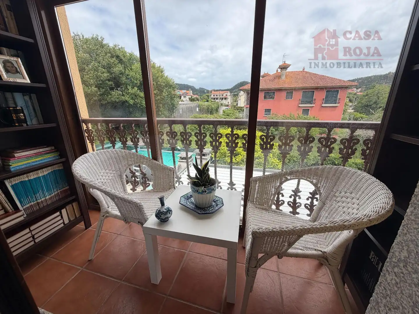 Terrassa de Casa adosada en venda en Cangas  amb Calefacció, Parquet i Traster
