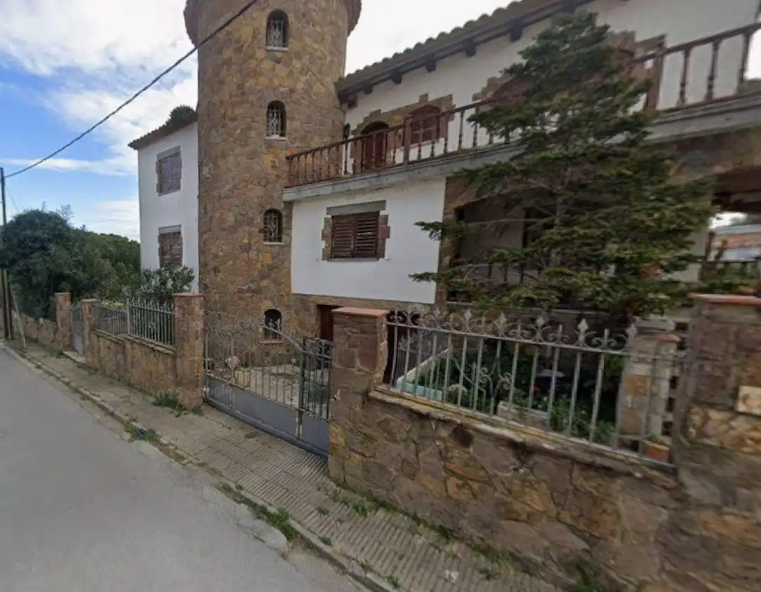Detached house with pool for sale in MAS AMBROS 34