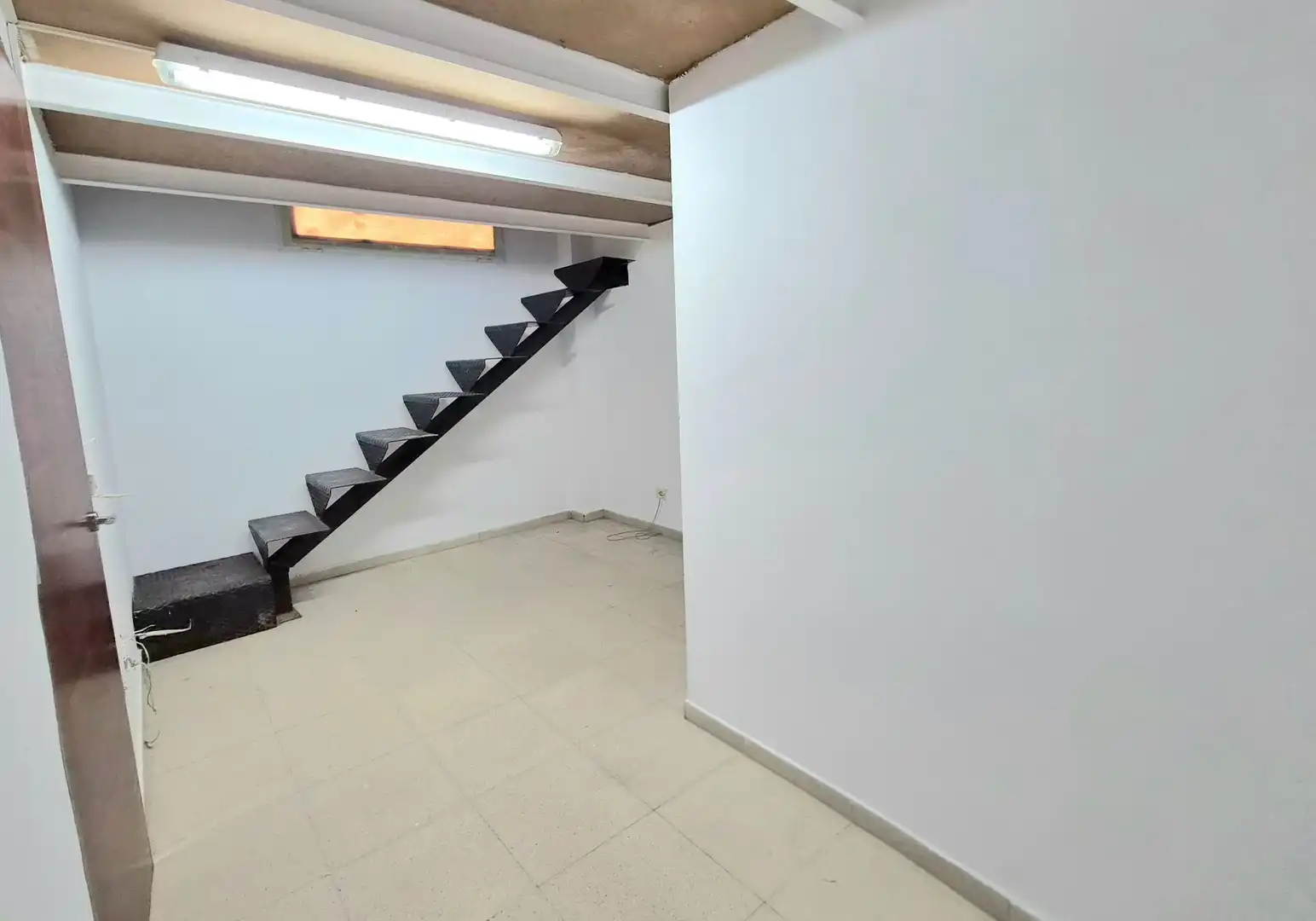 Geschaftsraum zur Miete in Carreño