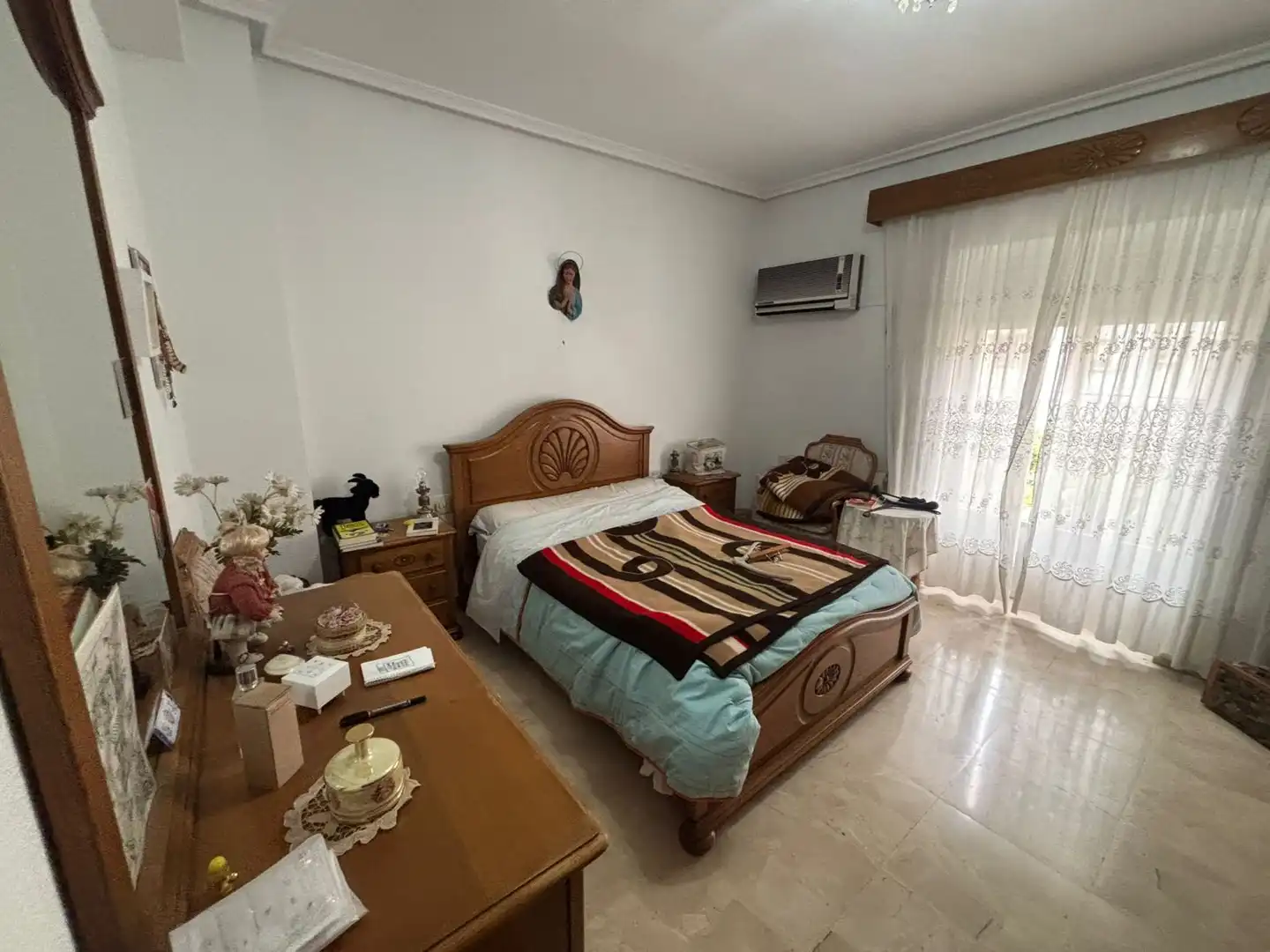 Dormitori de Casa o xalet en venda en Jaén amb Aire condicionat, Calefacció i Jardí privat