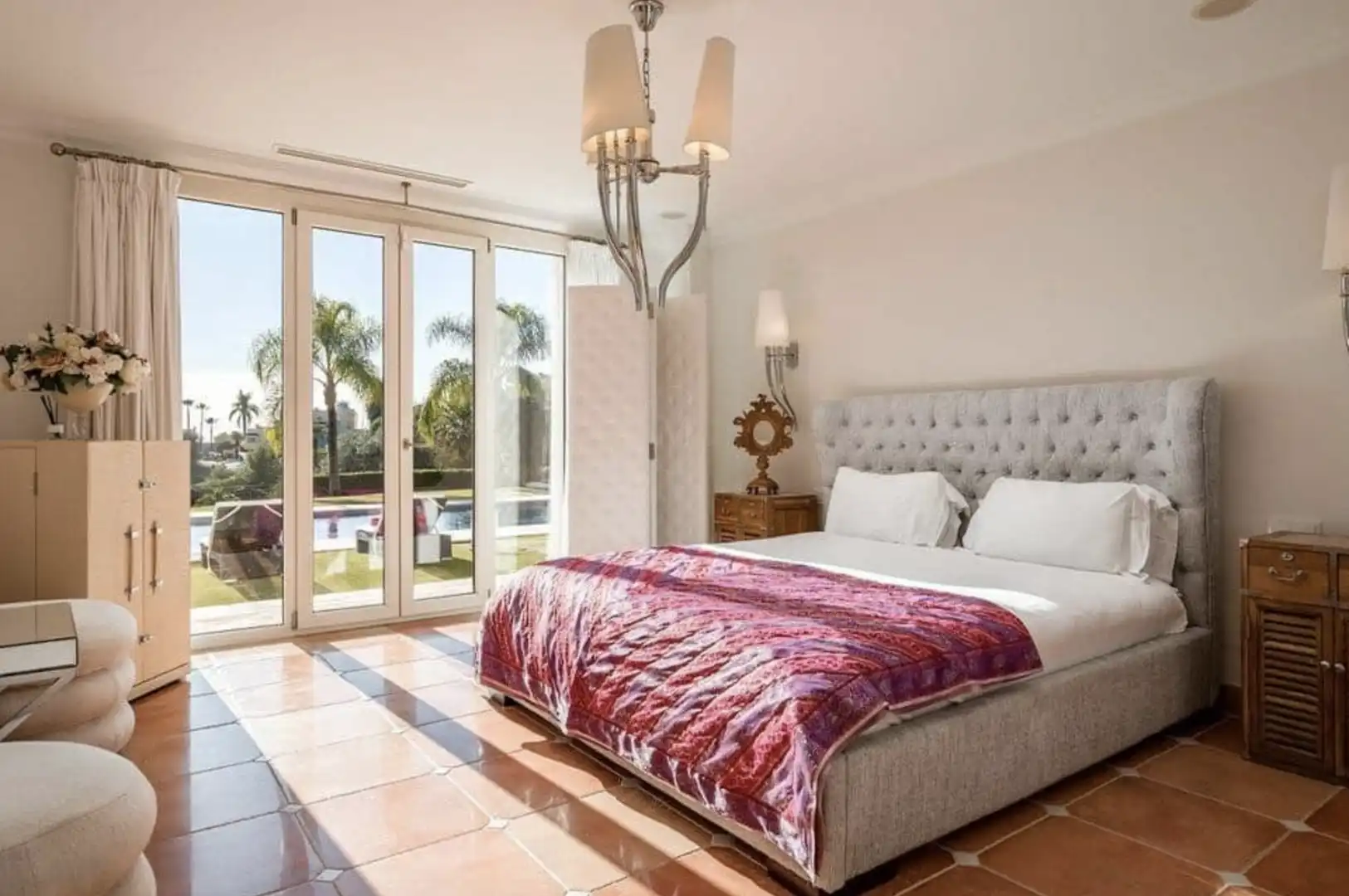 Habitación de Casa o chalet de alquiler en Marbella con Aire acondicionado, Jardín privado y Piscina