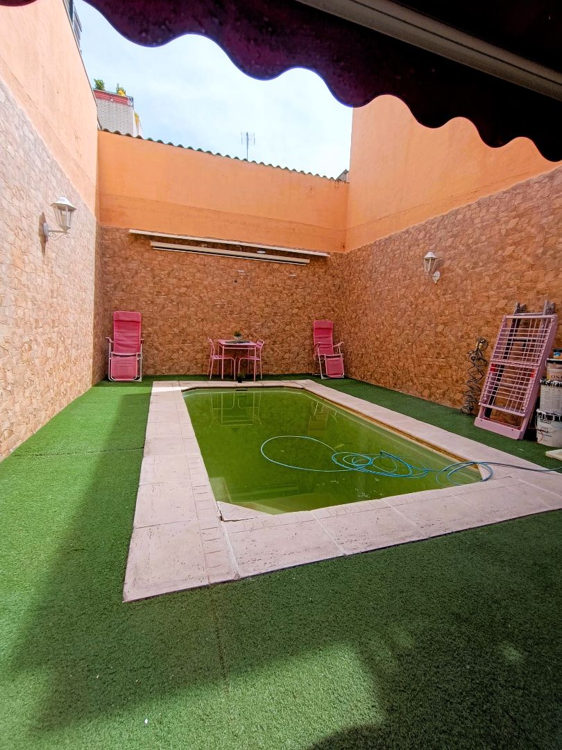 Casa adosada en venda a Carrer del Guerriller Alzina, Creu de Barberà
