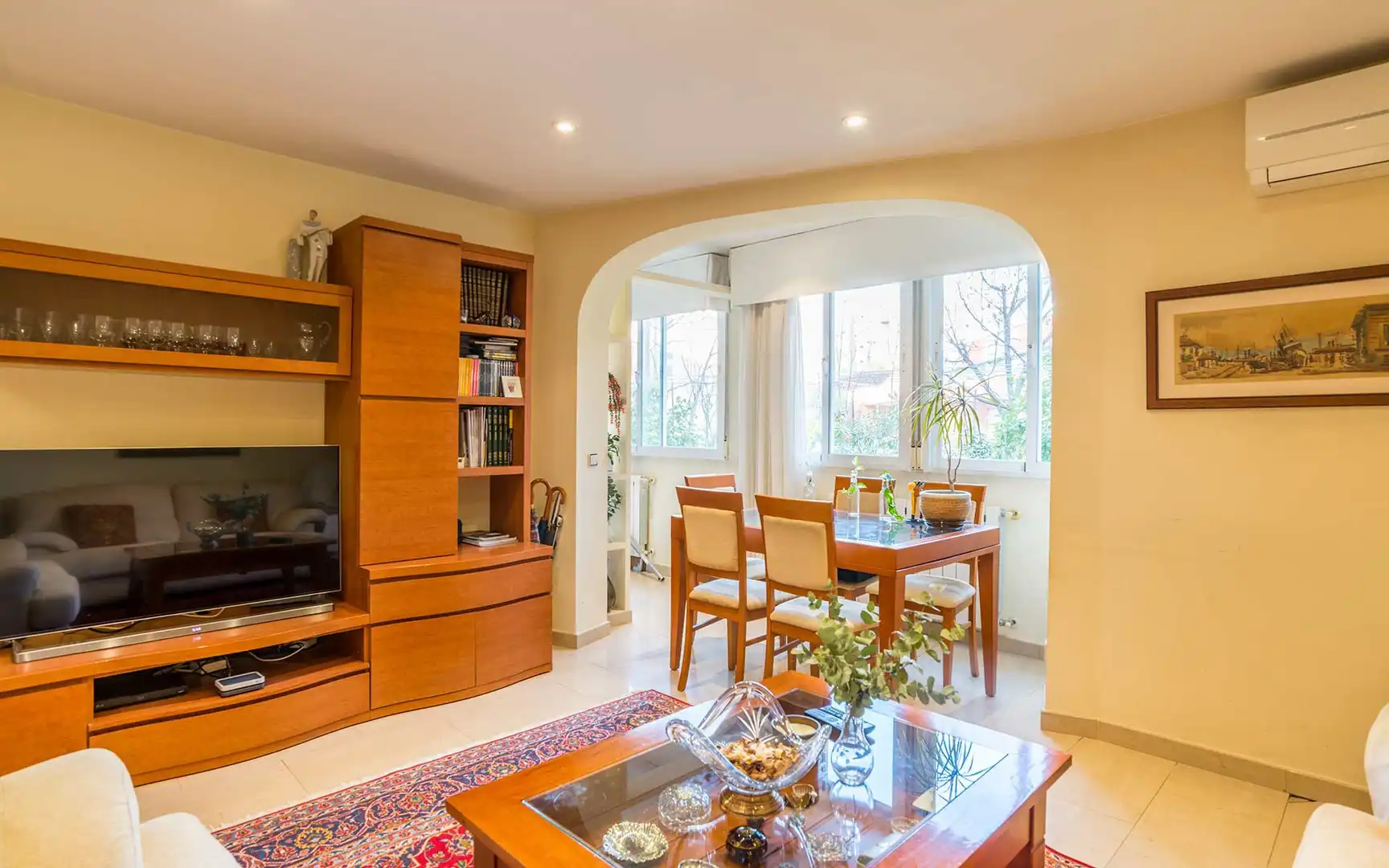 Living room of Flat for sale in  Madrid Capital  with Heating and Private garden