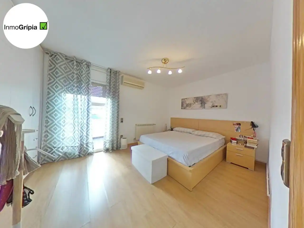 Bedroom of Houses for sale in Terrassa  with Air Conditioner, Heating and Parquet flooring