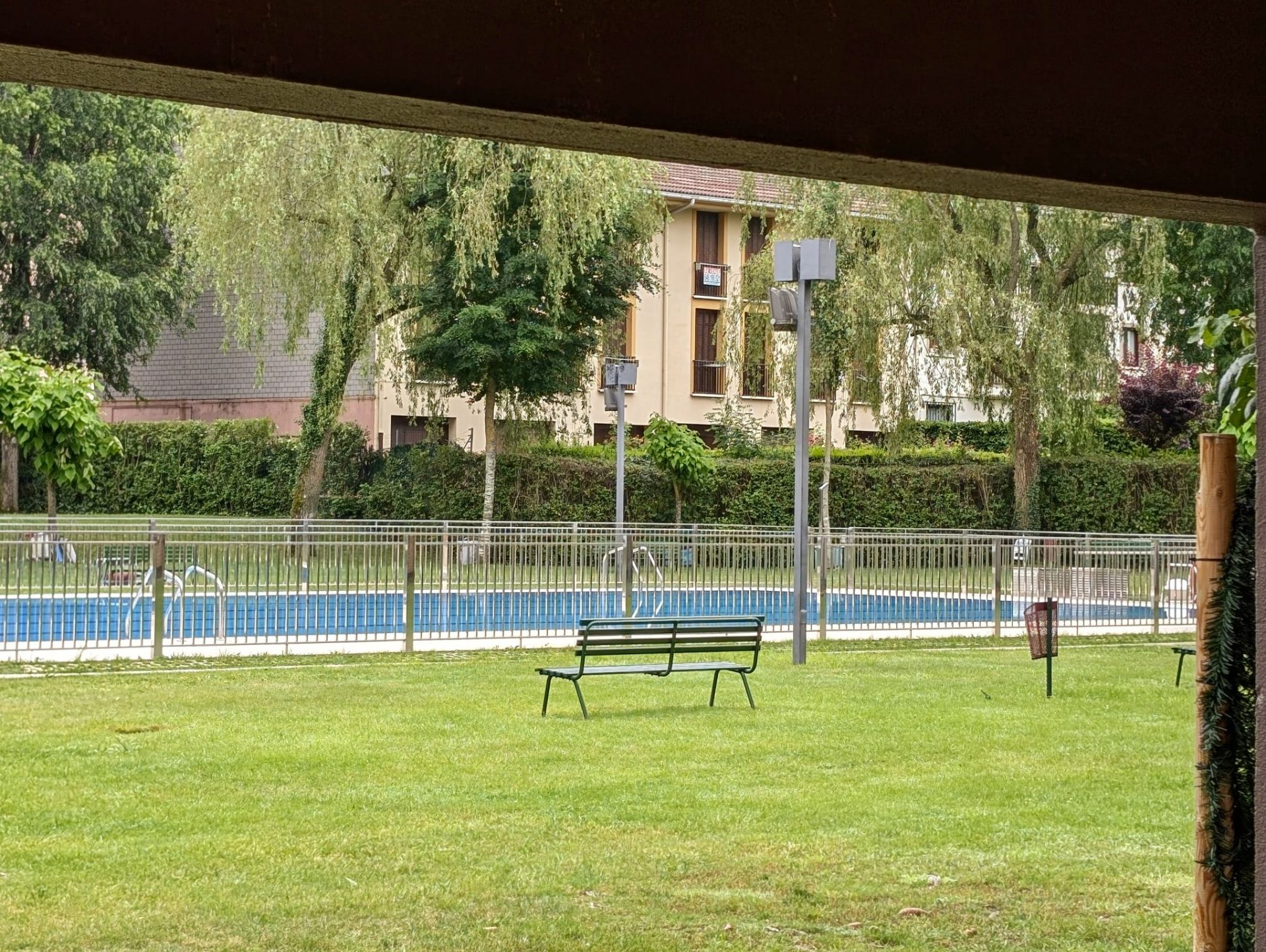 Piscina de Apartament en venda en Ezcaray amb Calefacció, Terrassa i Moblat