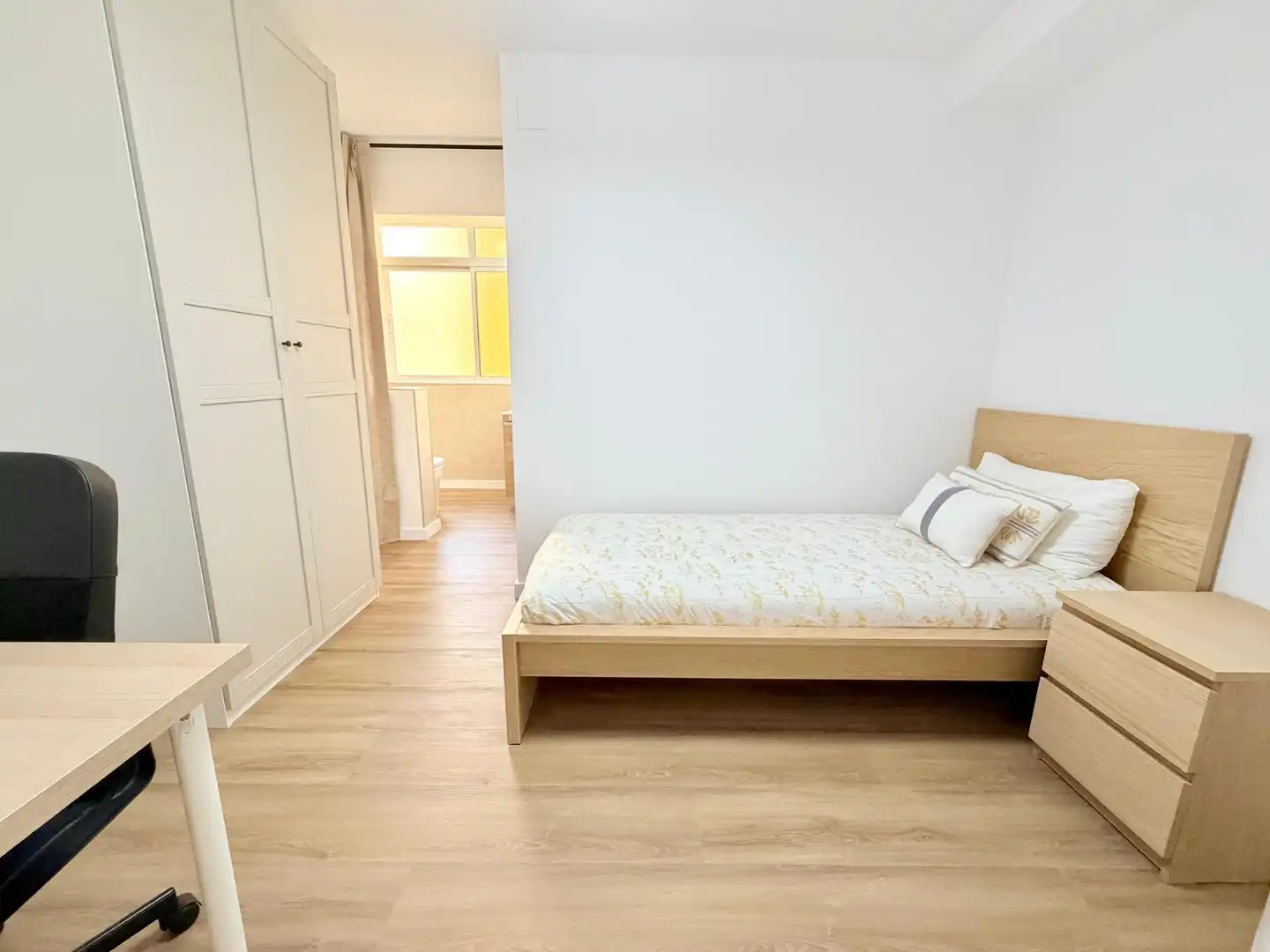 Bedroom of Flat for share in Málaga  with Terrace and Furnished