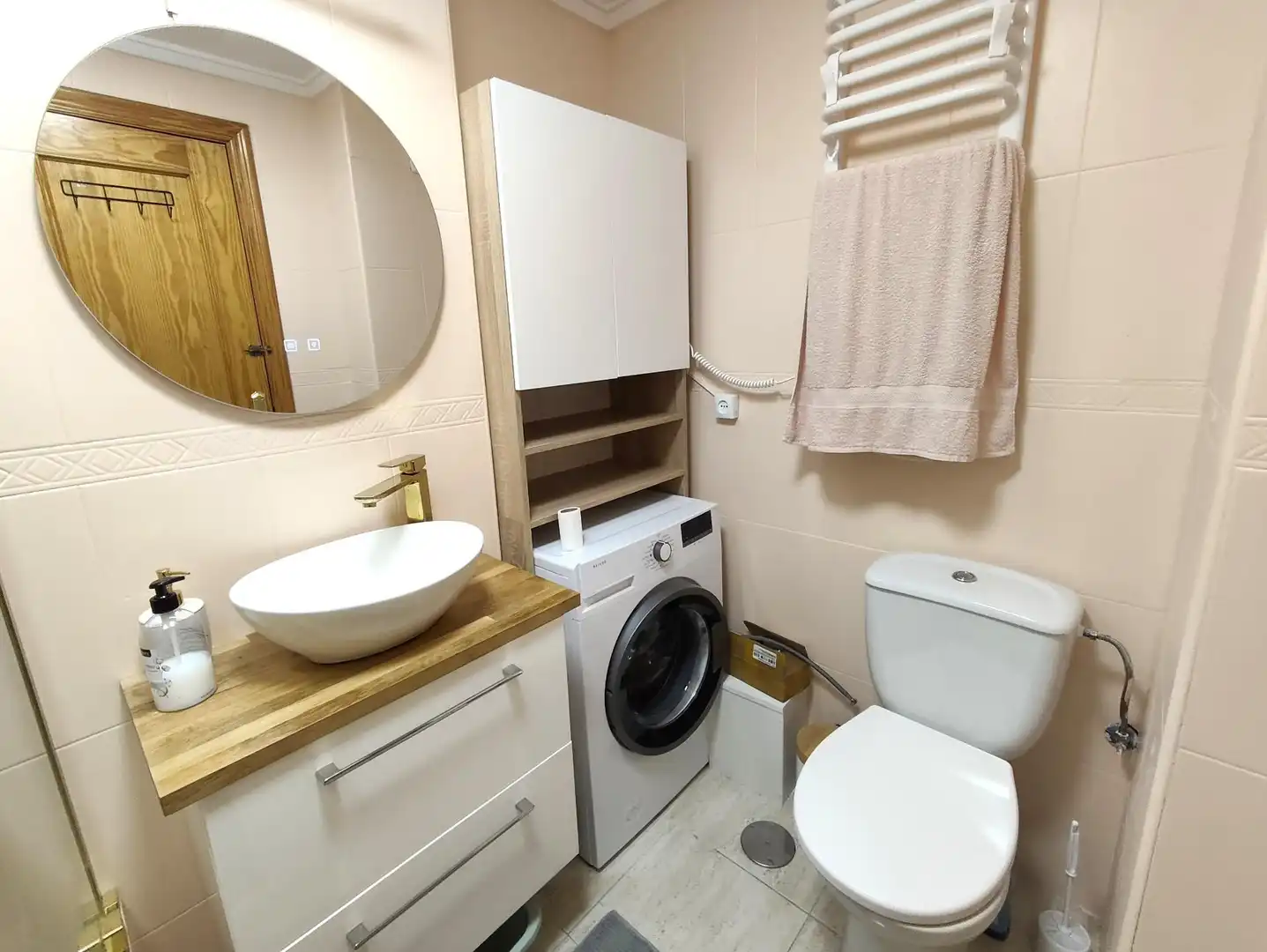 Bany de Apartament de lloguer en Torrevieja amb Aire condicionat, Moblat i Balcó