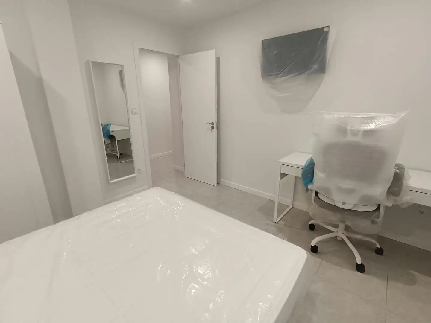 Habitación de Piso para compartir en Ourense Capital  con Calefacción, Terraza y Amueblado