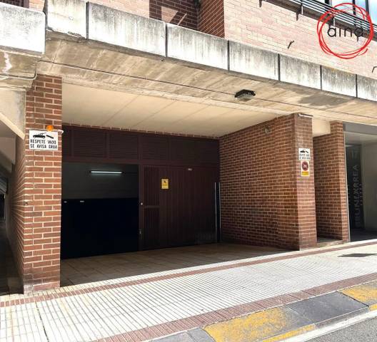 Garaje en Alquiler en Mendebaldea - Ermitagaña