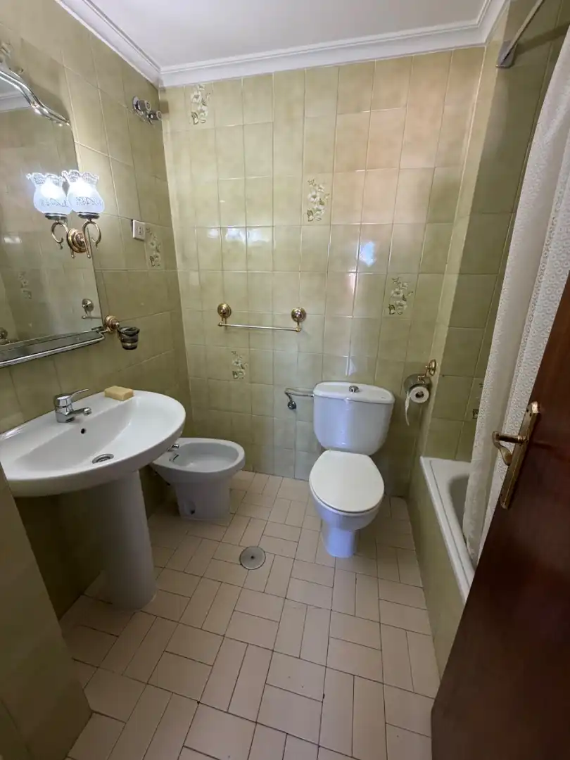 Badezimmer von Wohnung zur Miete in Badajoz mit Klimaanlage, Heizung und Terrasse