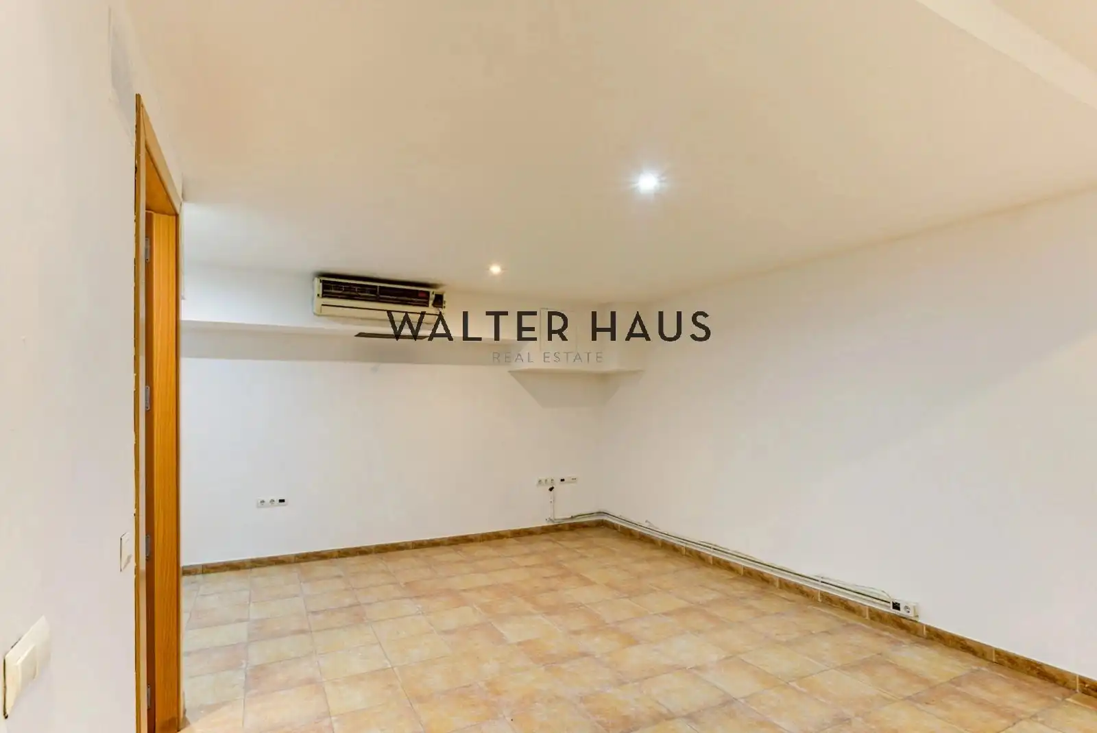 Houses for sale in Barcelona  with Air Conditioner, Heating and Terrace