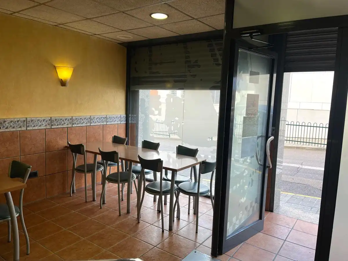 Local en venta en Santa Margarida de Montbui con Aire acondicionado y Amueblado