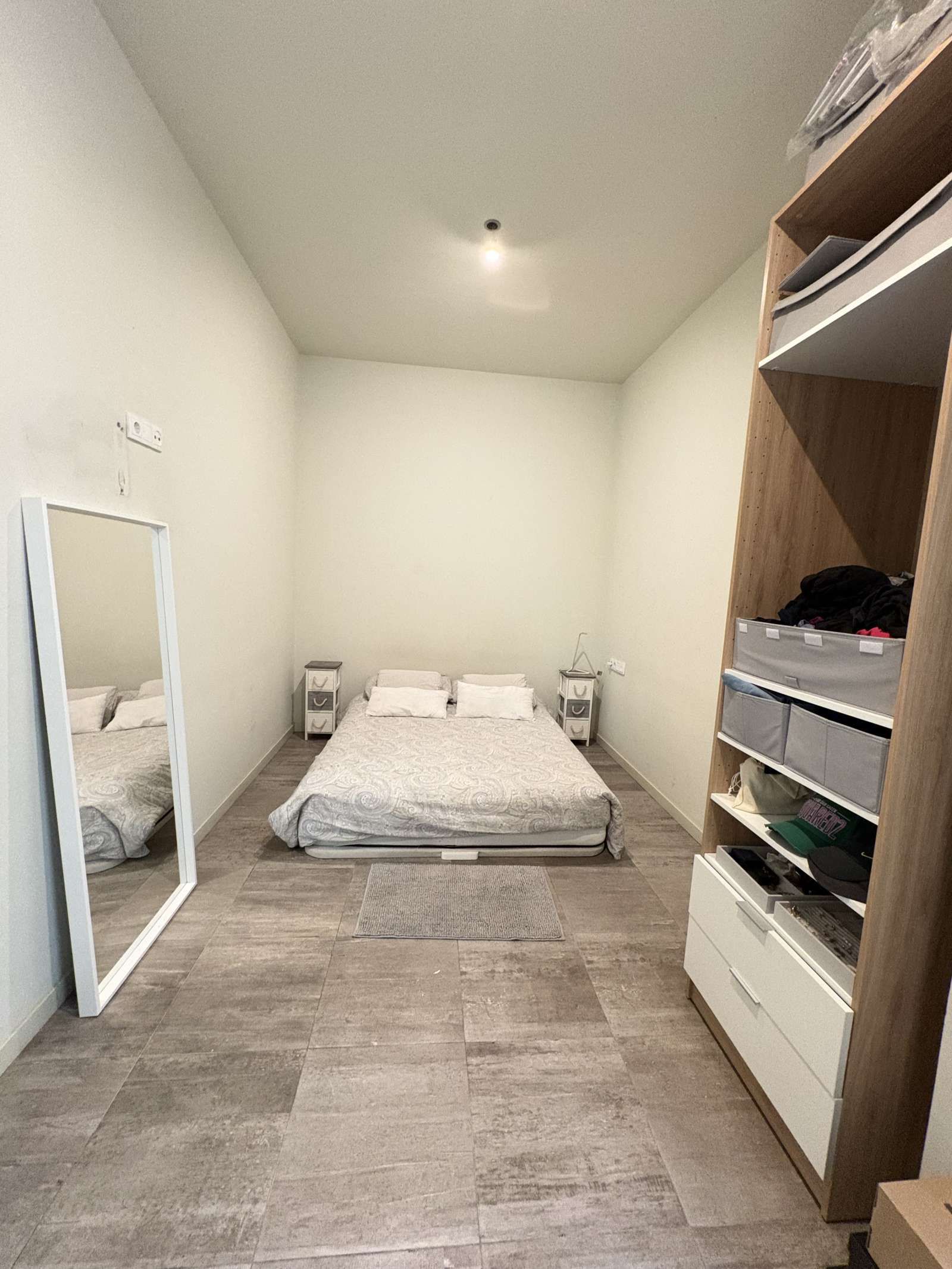 Bedroom of Flat to share in  Barcelona Capital  with Air Conditioner, Heating and Terrace