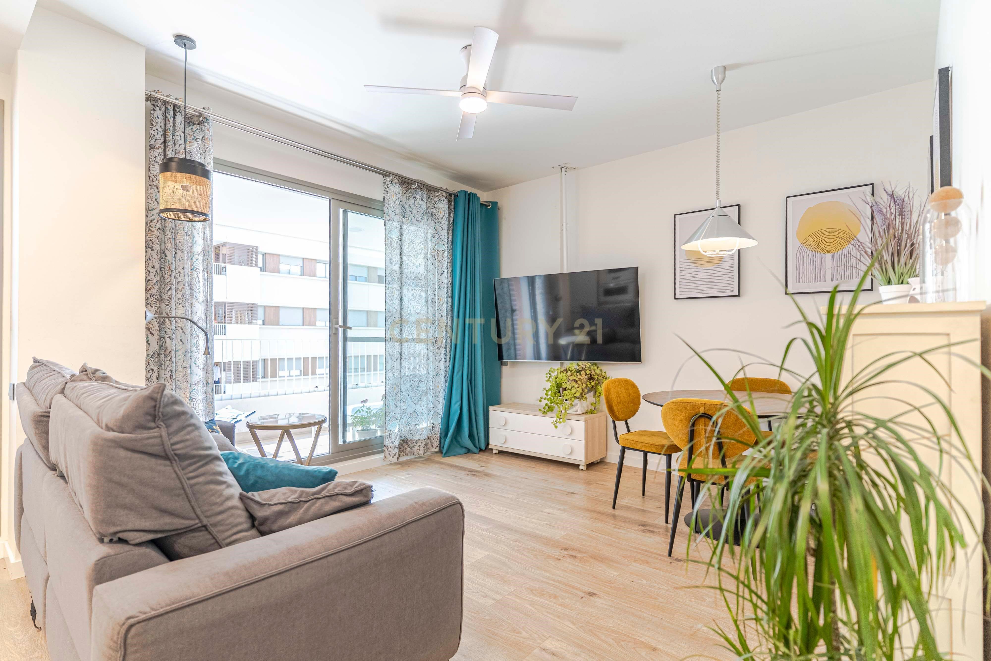 Living room of Flat for sale in  Granada Capital  with Air Conditioner and Terrace