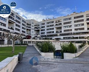 Vista exterior de Pis en venda en  Logroño amb Terrassa i Piscina