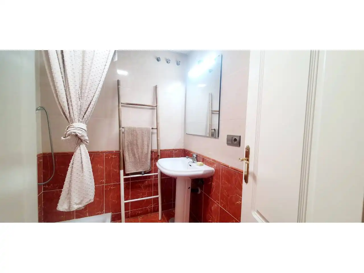 Baño de Estudio en venta en Vícar con Calefacción, Terraza y Trastero