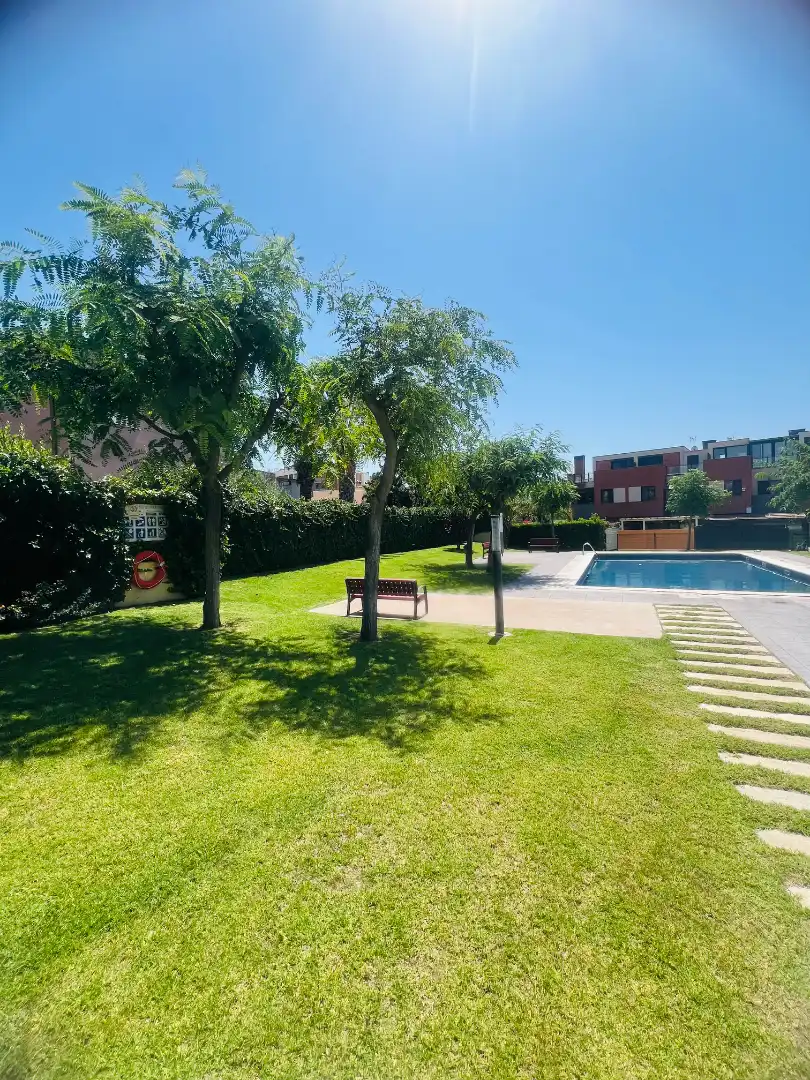 Piscina de Casa adosada en venta en Reus con Aire acondicionado, Calefacción y Jardín privado