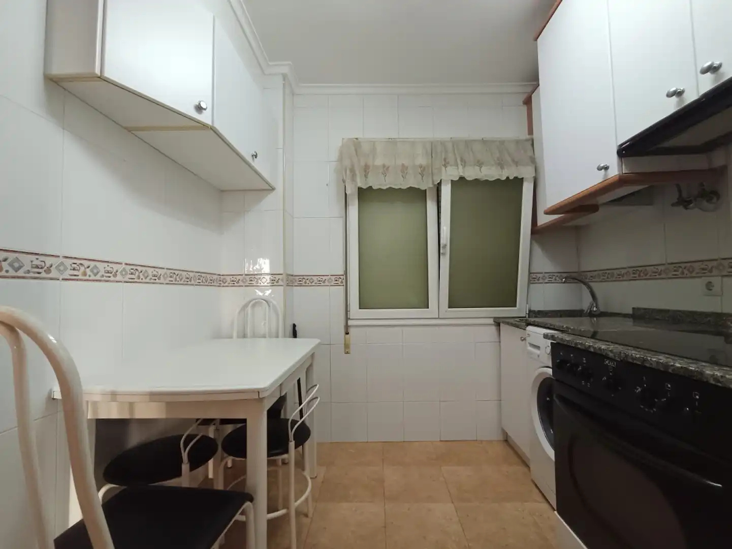 Flat for rent in Gijón - Avda. Constitución, Barrio del Centro