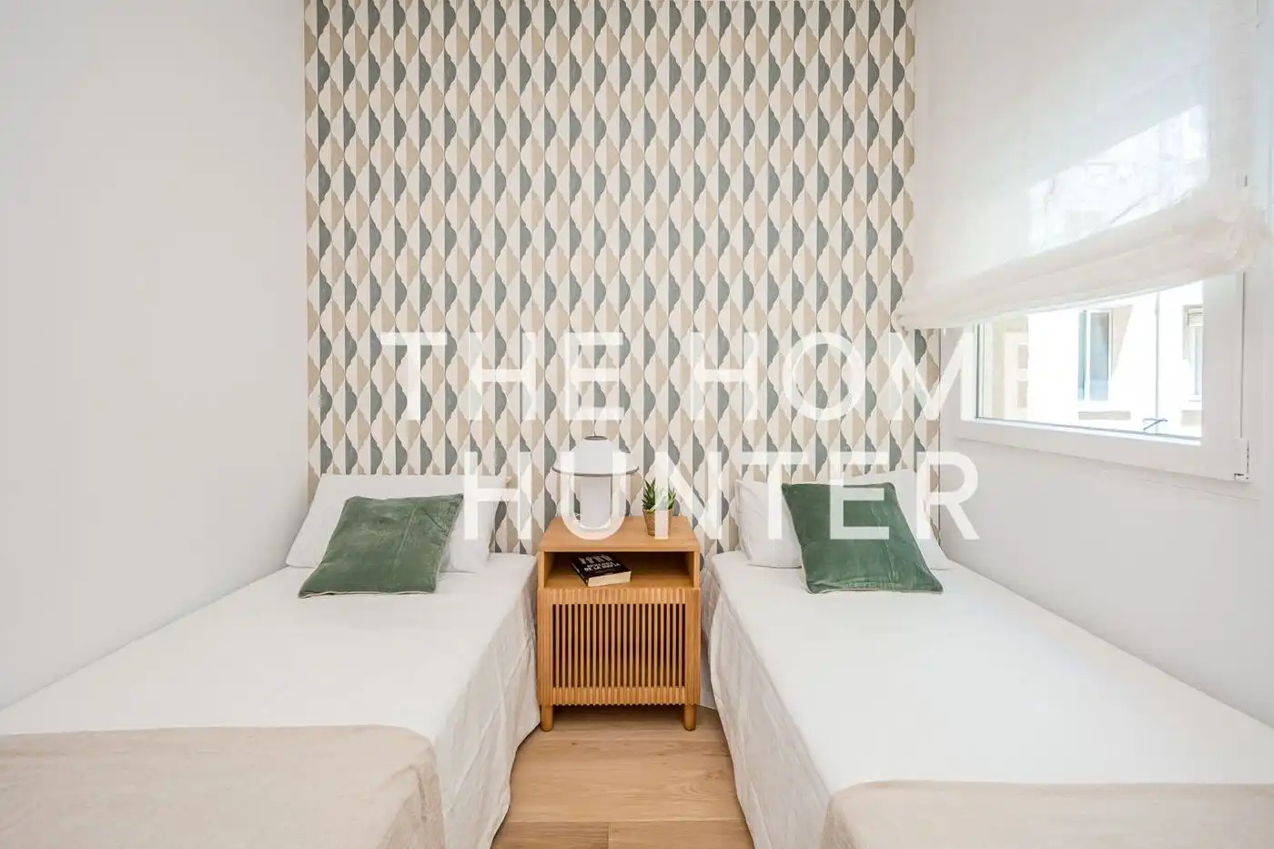 Bedroom of Flat for sale in Madrid  with Air Conditioner, Heating and Furnished