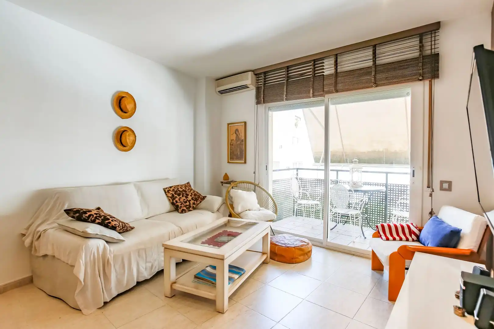 Living room of Flat for sale in Sitges  with Air Conditioner, Heating and Terrace