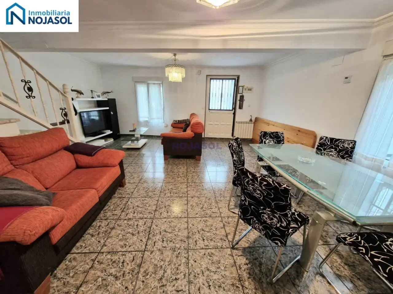 Sala de estar de Casa adosada en venta en Noja con Calefacción, Jardín privado y Amueblado