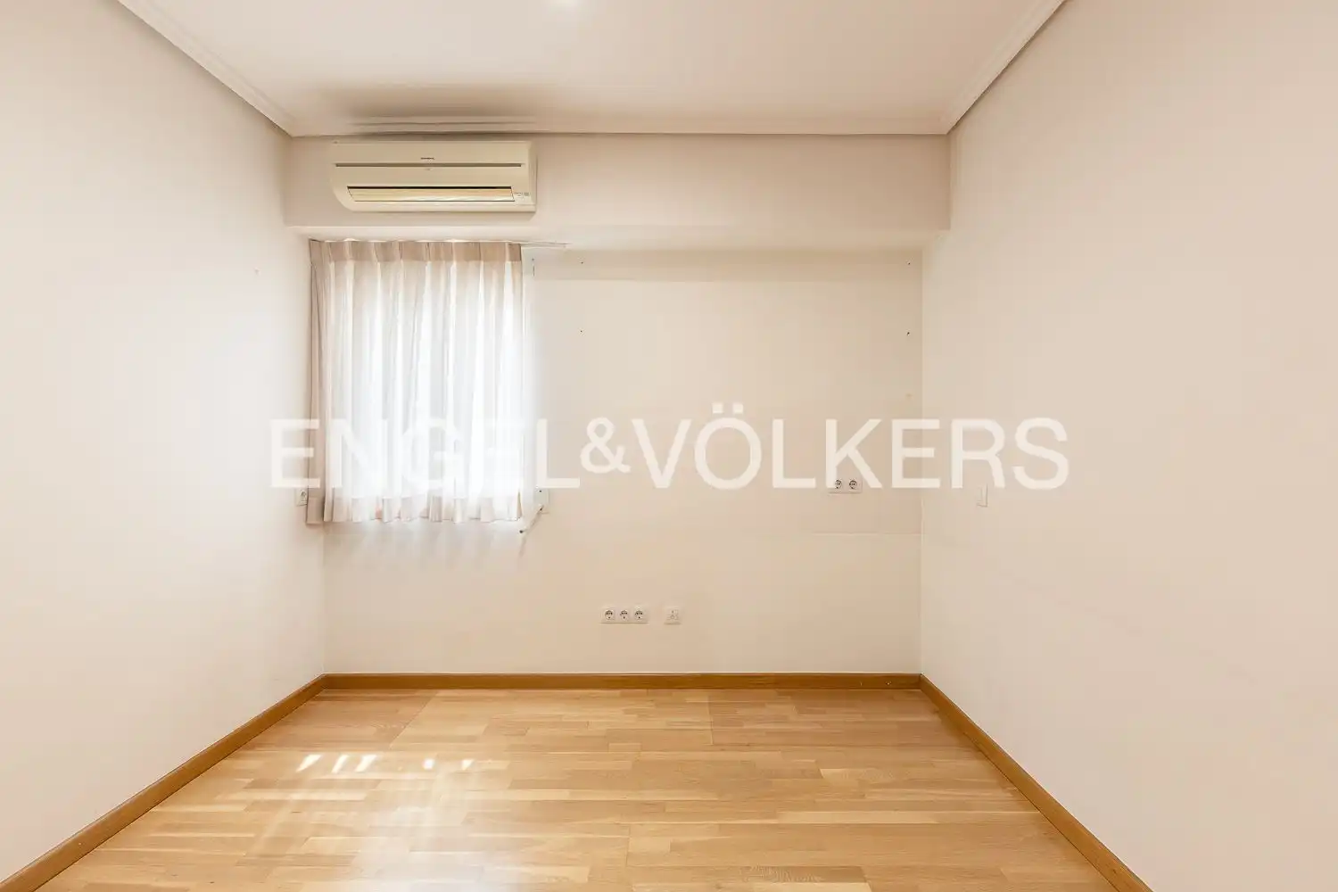 Piso en venta en Valencia con Aire acondicionado, Calefacción y Balcón