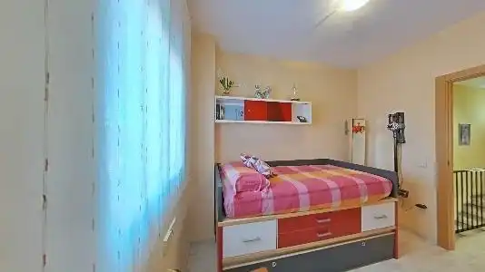 Habitación de Casa o chalet en venta en Santa Perpètua de Mogoda con Aire acondicionado, Calefacción y Jardín privado