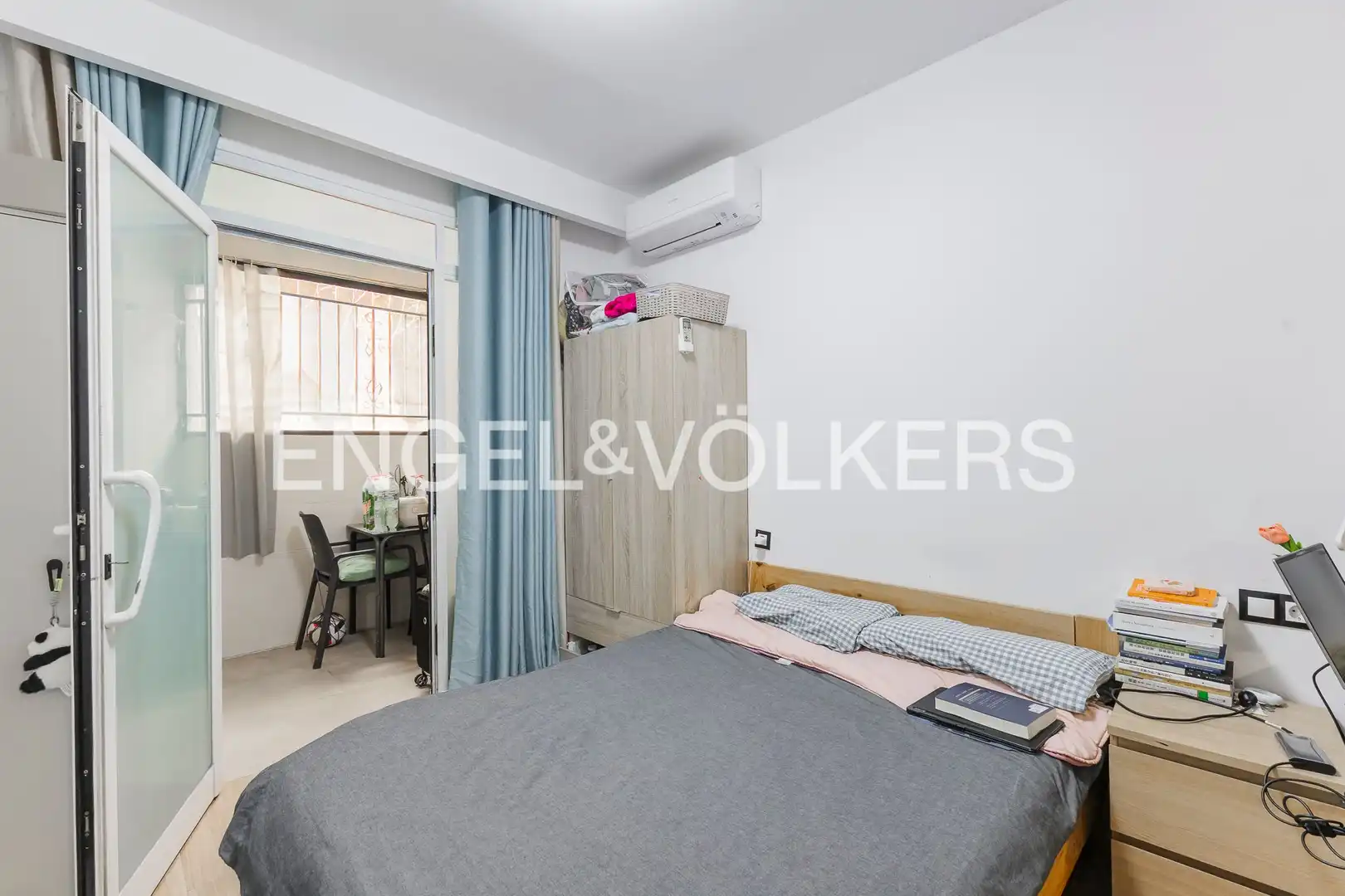 Dormitori de Casa o xalet en venda en Barcelona amb Aire condicionat, Calefacció i Terrassa