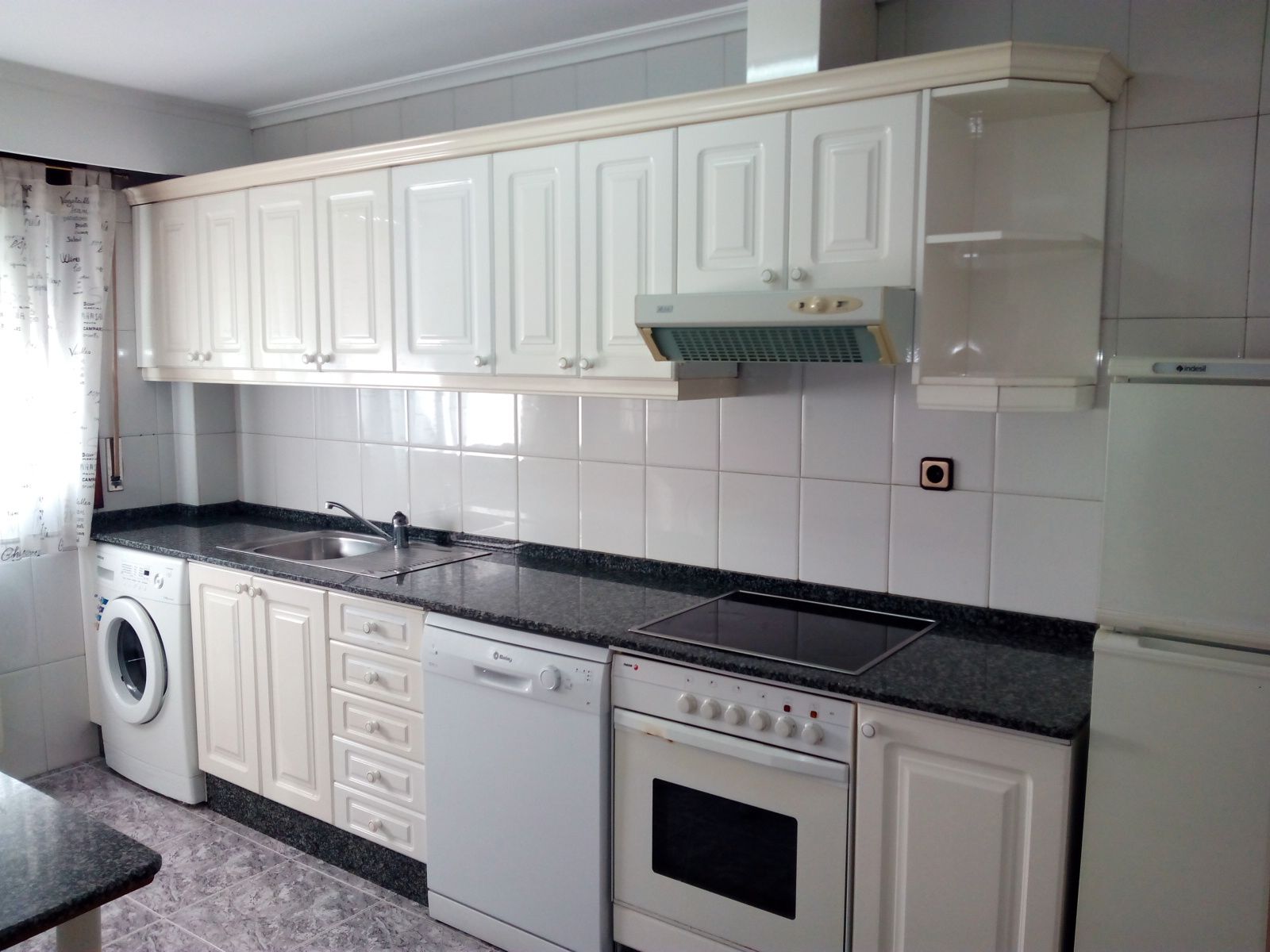 Kitchen of Flat for rent in Ourense Capital   with Heating, Furnished and Oven