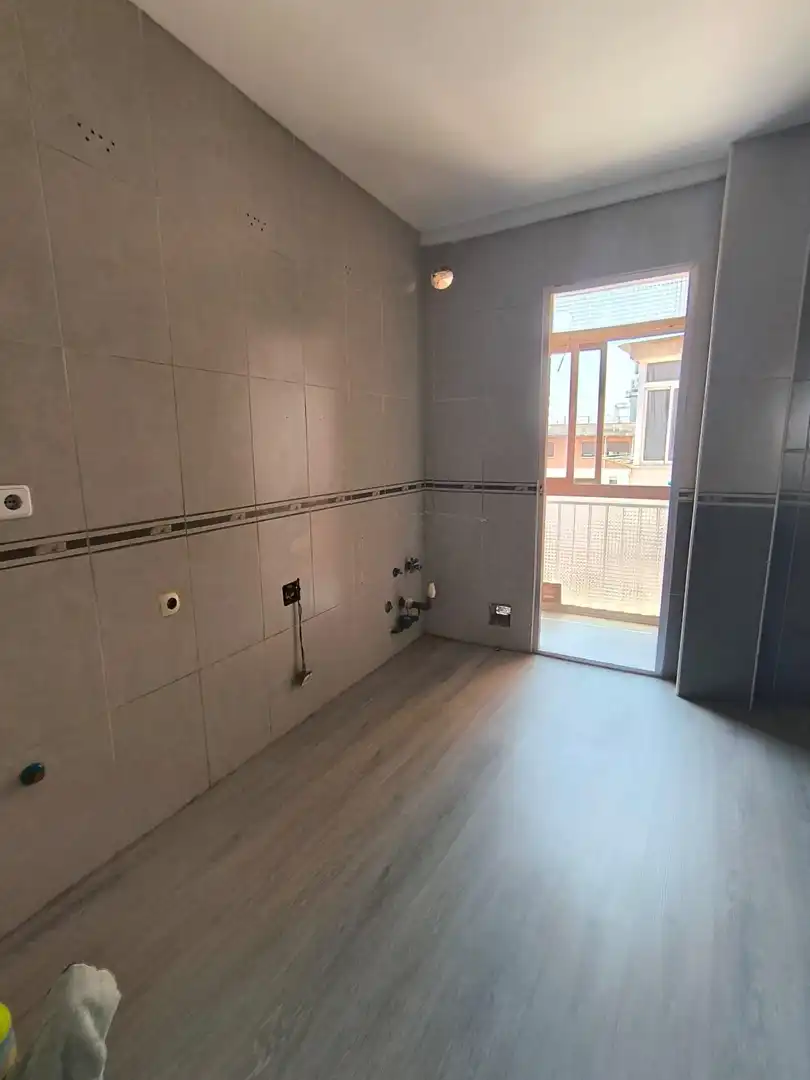 Baño de Piso en venta en Fuenlabrada con Terraza y Alarma