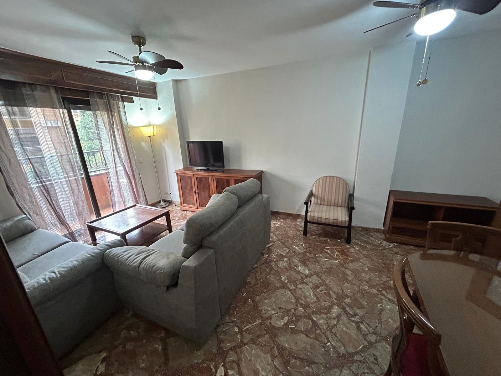 Sala d'estar de Pis de lloguer en  Granada Capital amb Aire condicionat, Calefacció i Moblat