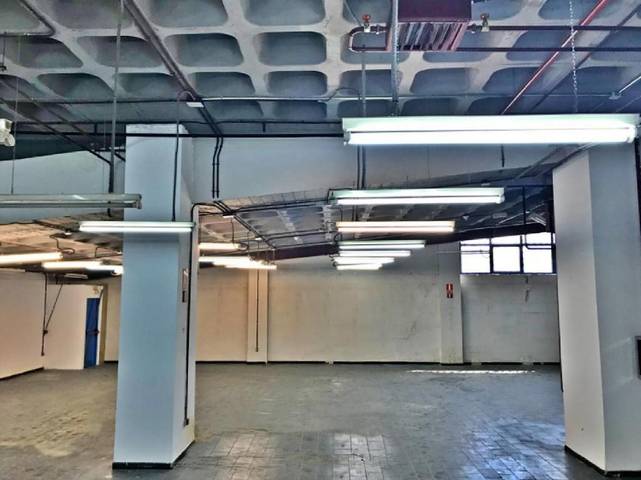 Nave industrial en Venta en Valdebebas - Valdefuentes