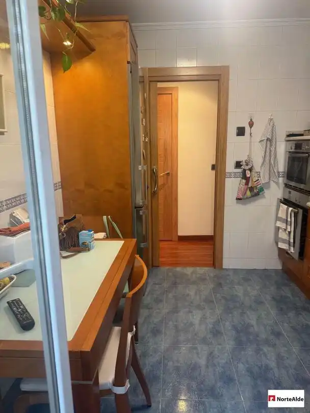 Badezimmer von Wohnung zum Verkauf in Barakaldo  mit Heizung, Privatgarten und Abstellraum