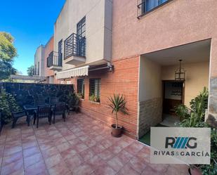 Single-family semi-detached for sale in Puertas del sur - Guadabajaque